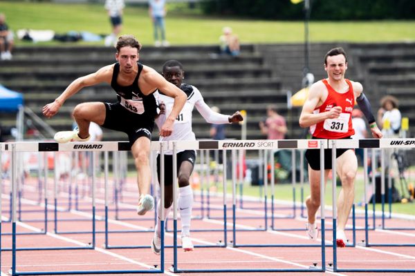 Aaron Giurgian (Sprintteam Wetzlar) ueber 110m Huerden am 04.06.2022 waehrend der Sparkassen Gala in Regensburg